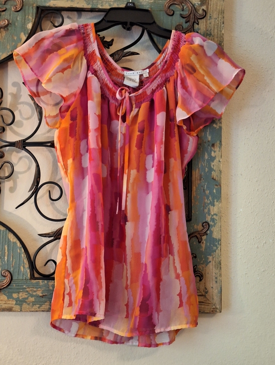 Fred David Tops - 🔥🔥CLEARANCE Fred David Pink Orange Watercolor Tie-Neck Flutter Blouse. Size S